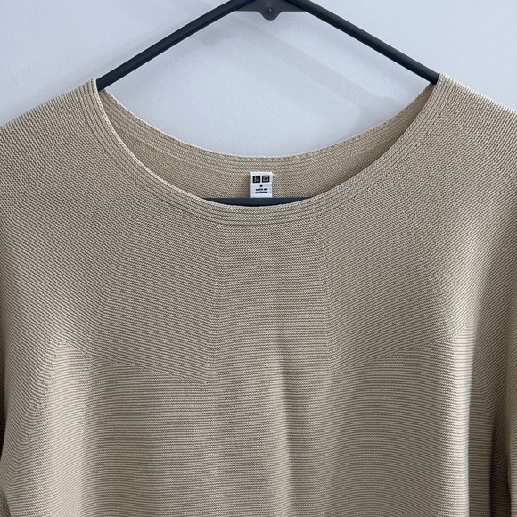 Uniqlo Women's Crew Neck Sweater - Beige - Picture 2 of 5